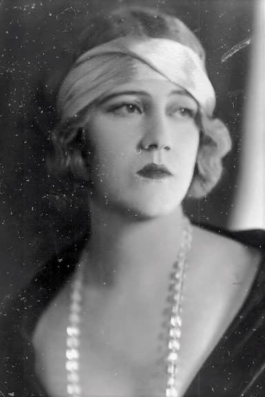 Maude Wayne