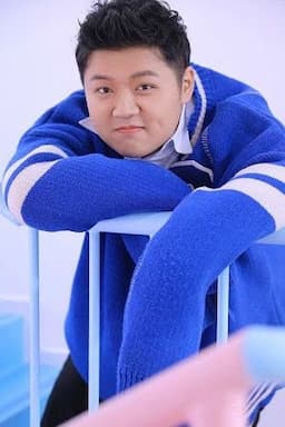 Yuxuan Hu